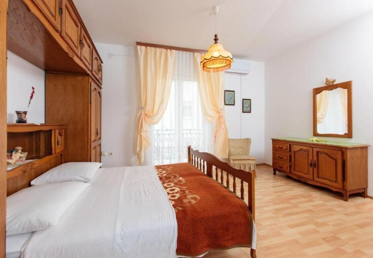 Apartment Knez 1 - 50 M From Beach Podstrana Esterno foto