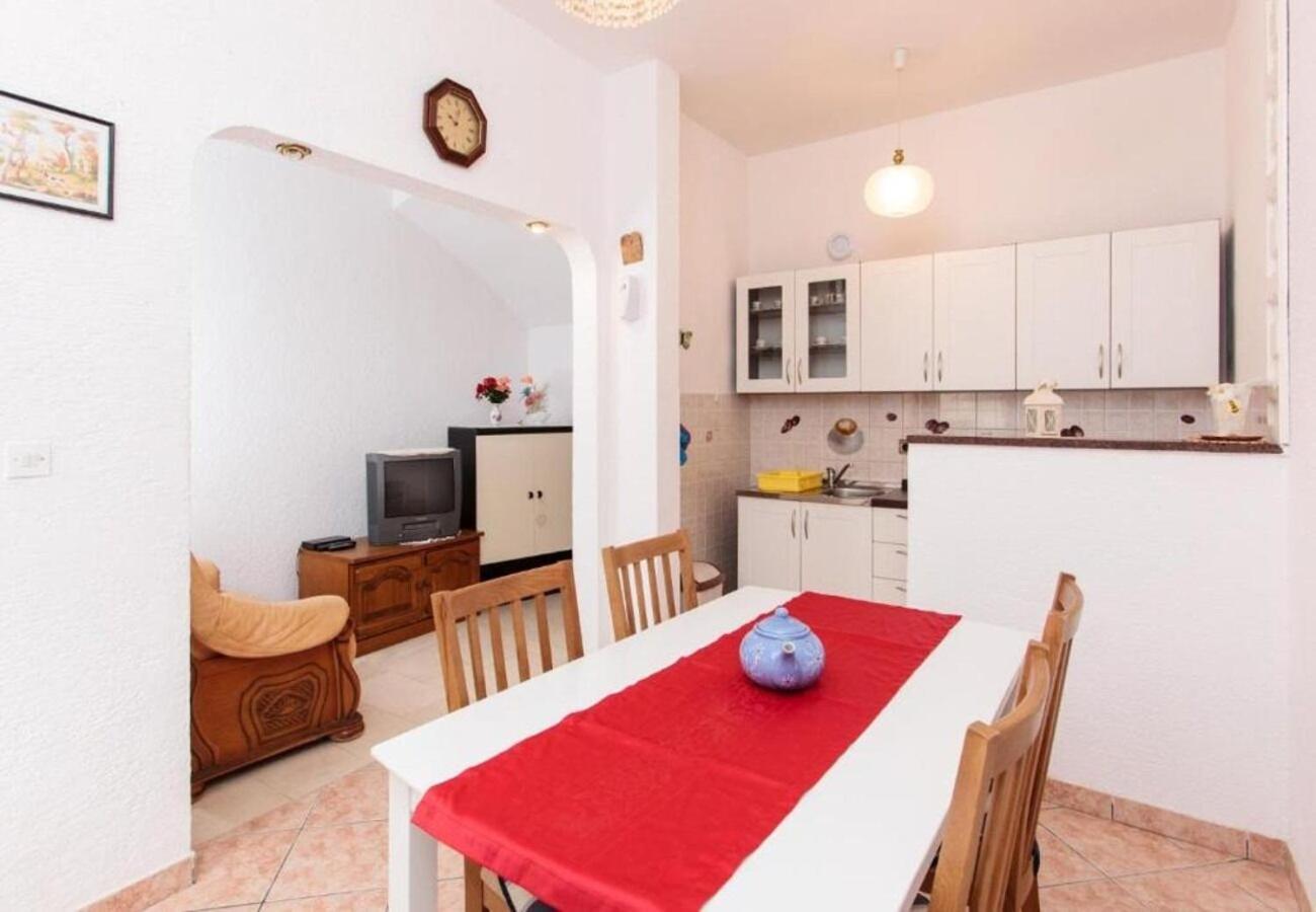Apartment Knez 1 - 50 M From Beach Podstrana Esterno foto