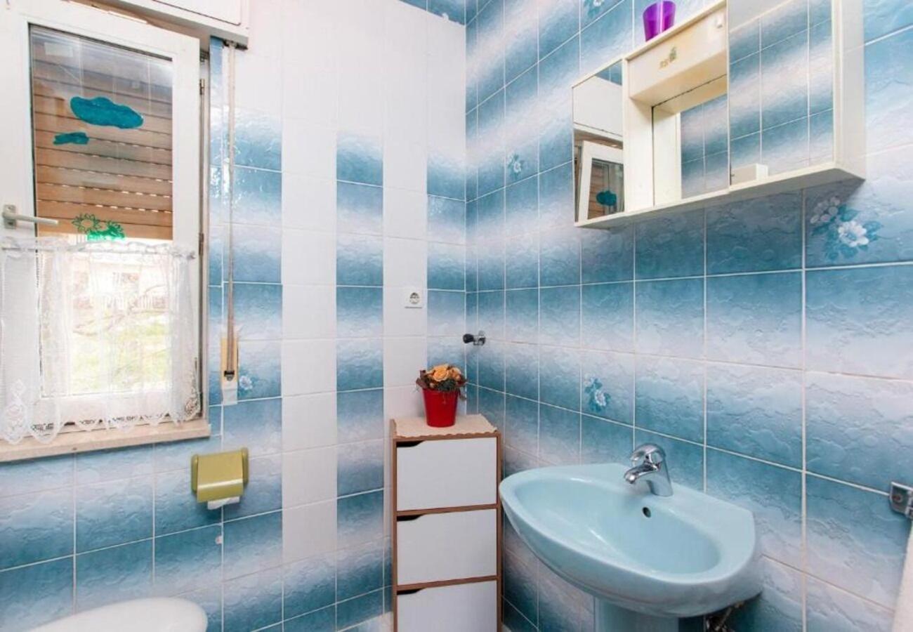 Apartment Knez 1 - 50 M From Beach Podstrana Esterno foto